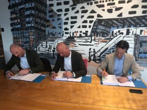 Ondertekening van de overname van Kadena door Axians