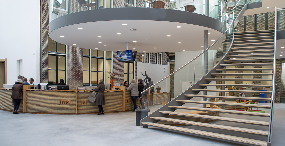 De balie van het stadskantoor van de gemeente Wageningen