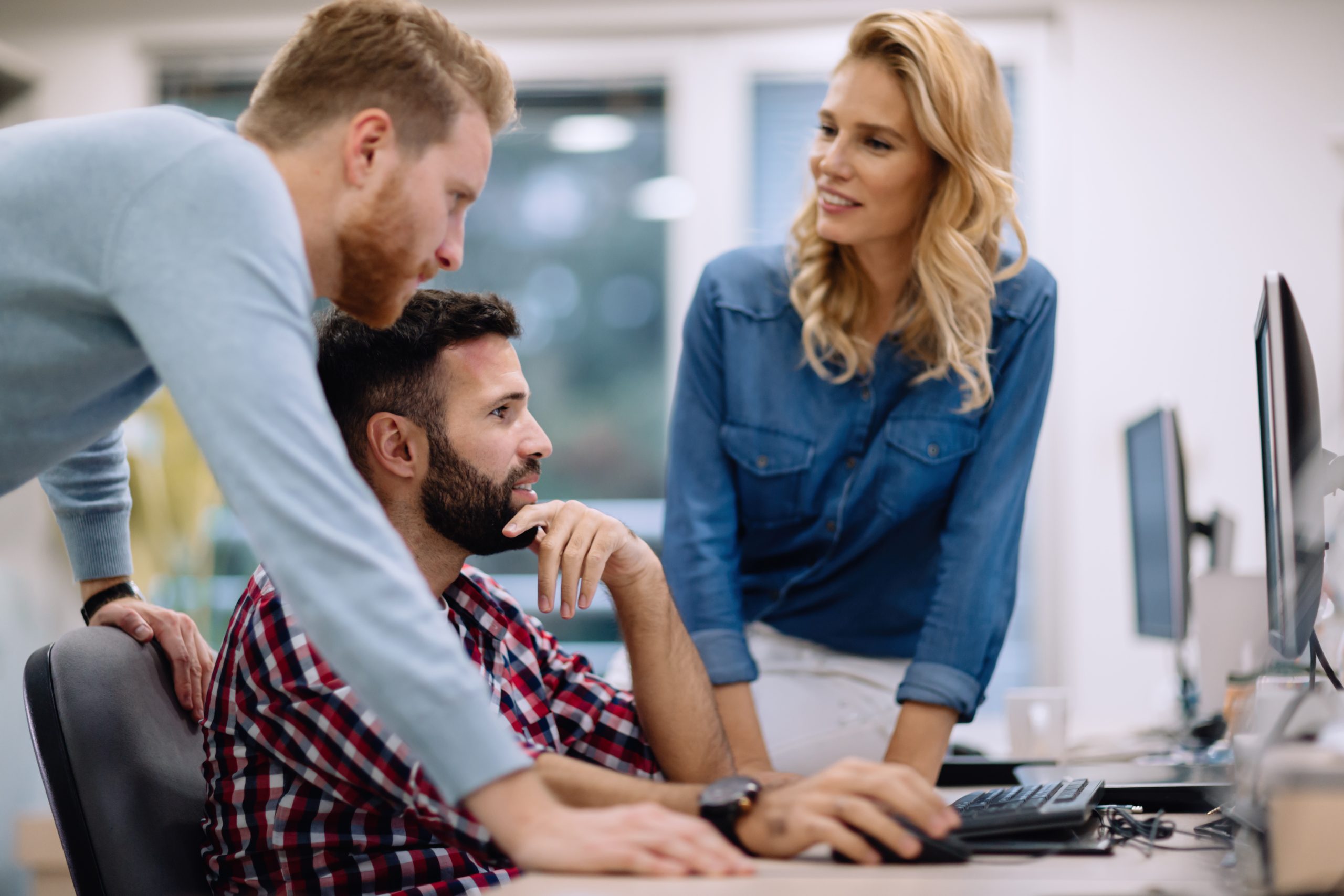 3 collega&#039;s aan het werk.
