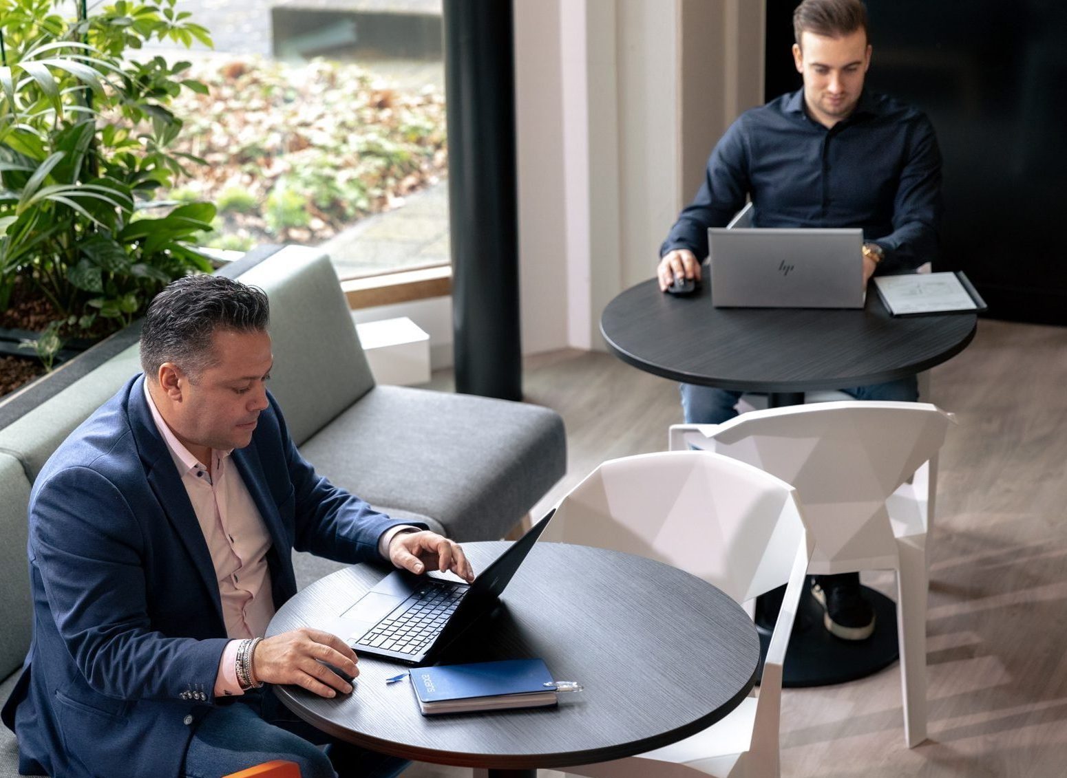 sales collega heeft inzicht in de belangrijkste verkoopdata