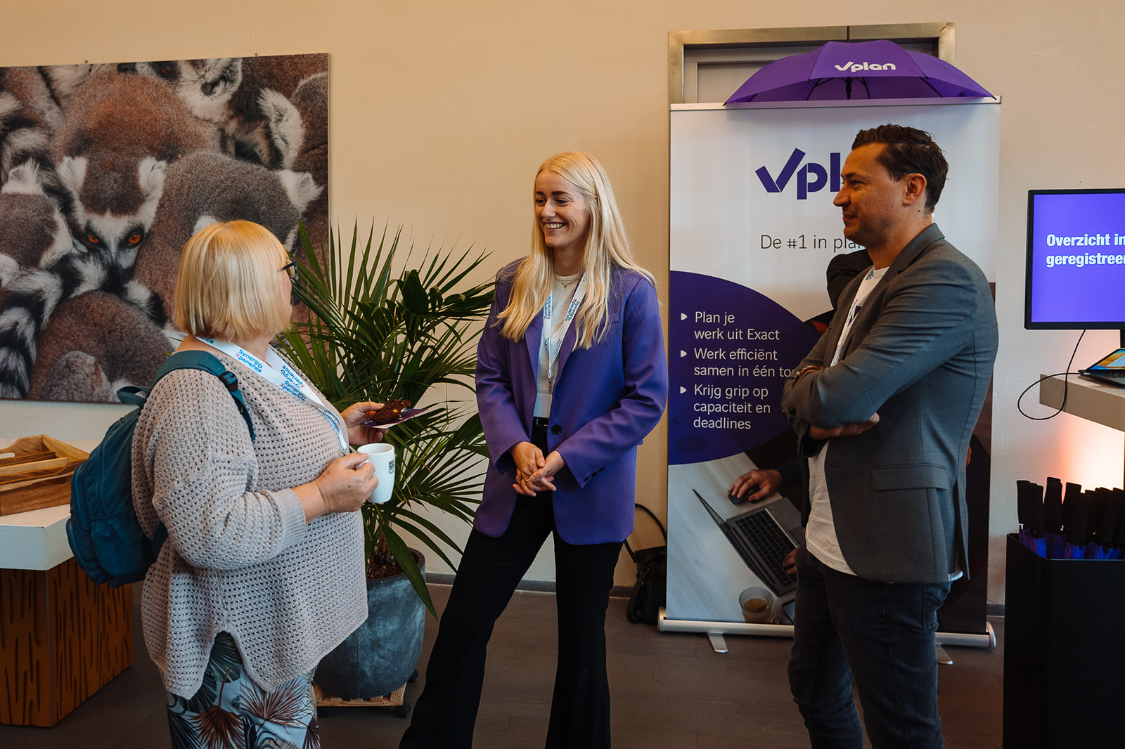 vPlan praat met een Synergy Xperience-bezoeker