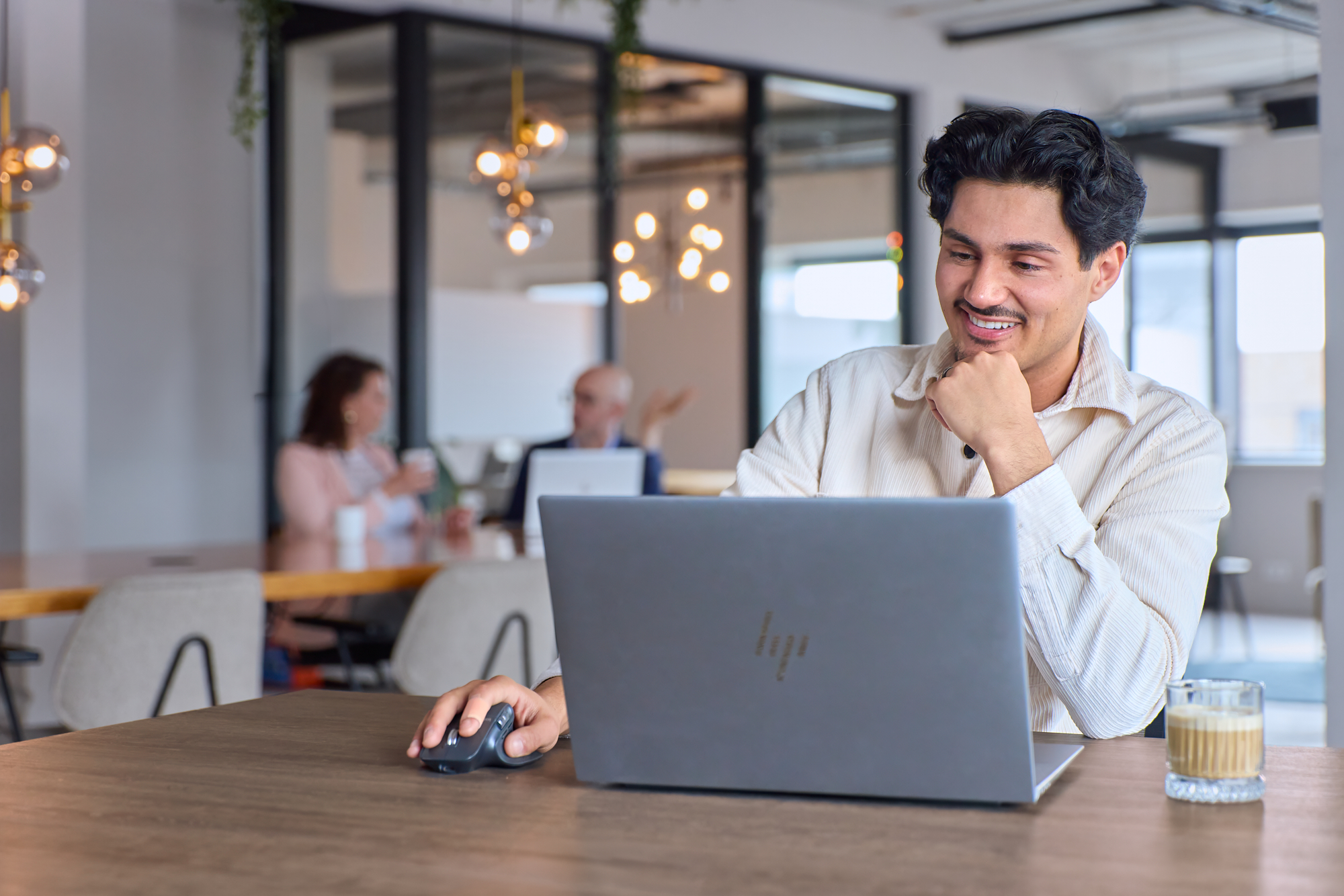 Synergy-expert werkt aan een spilanalyse in Exact Synergy