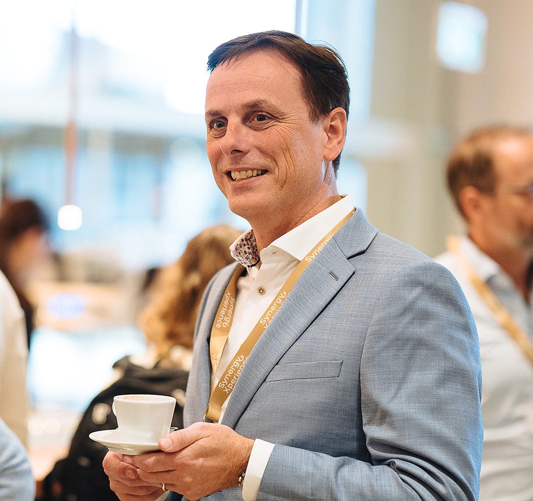 Bezoeker tijdens de Synergy Xperience