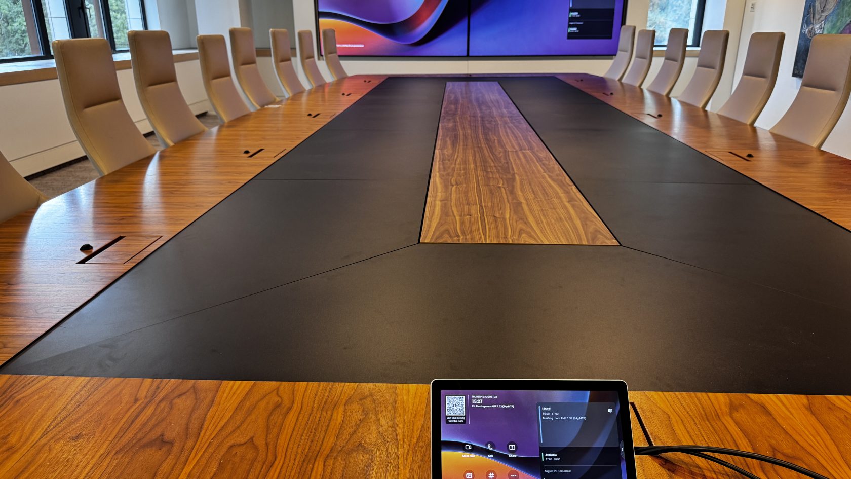 FrieslandCampina moderniseert de boardroom met Unite AV as a Service